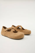 Laurel Camel