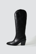 Gaia Black